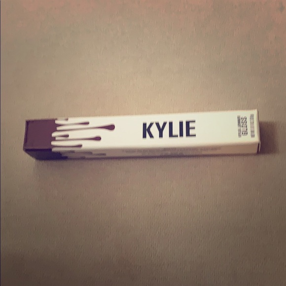Kylie Jenner Gloss - Picture 1 of 1